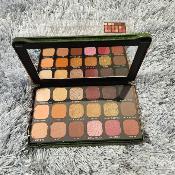 Makeup Revolution Friends Forever Flawless I'll Be There For You Palette